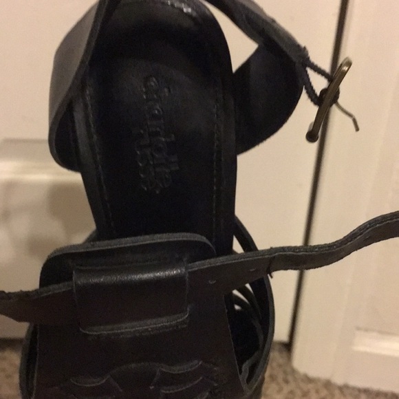 Block heeled sandals - Picture 3 of 3